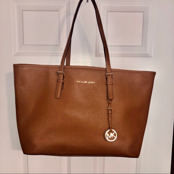 Michael Kors Handbags - Michael Kors Jet Set Medium Tote